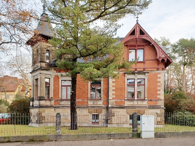 Frisch sanierte Bürovilla Bestlage von Blasewitz!